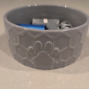 Gray Honeycomb Pet Bowl